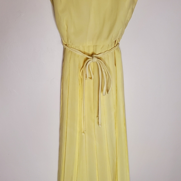 Dandelion Breeze Pastel Yellow Sleeveless Pleated Vintage 60s Dress - Picture 15 of 16